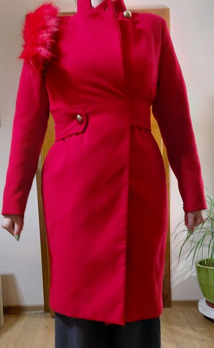 Palton rosu cu blanita detasabila 40