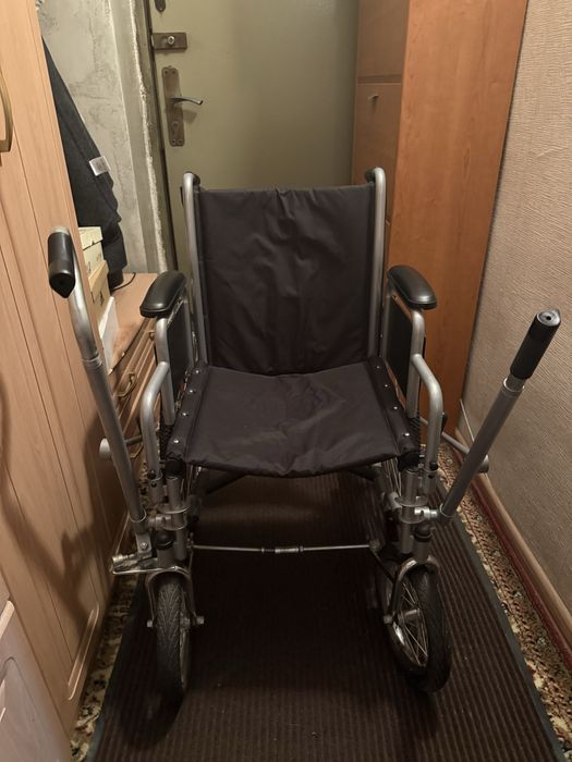 Инвалидное кресло