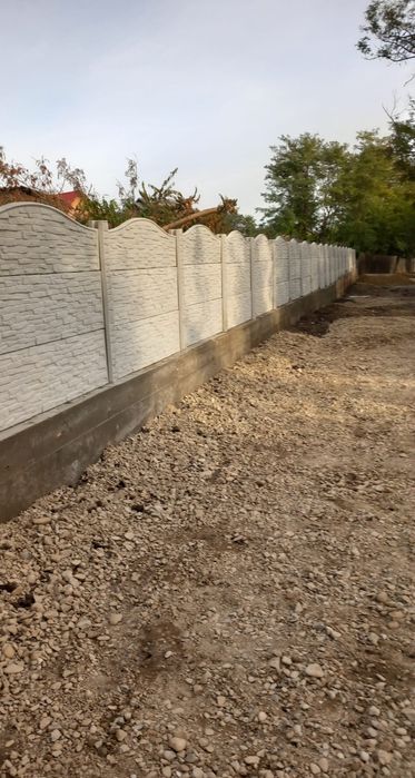 Gard din beton armat, placi, stâlpi