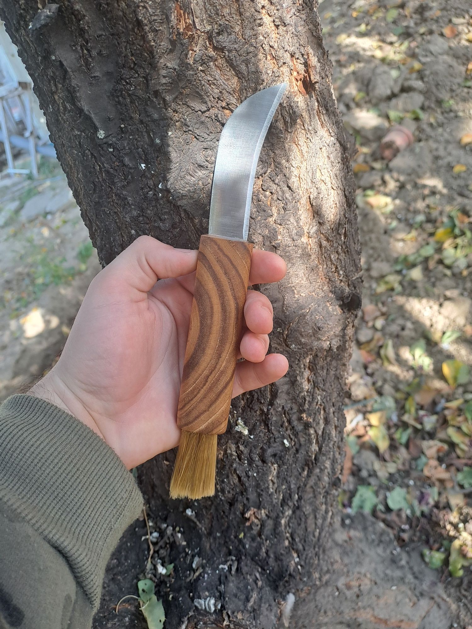 Нож за гъби с четка