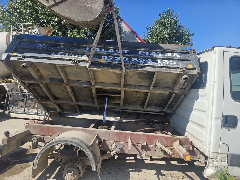 Bena basculabila pe 3 părți