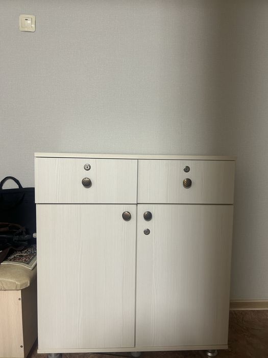 продам комод в прихожую