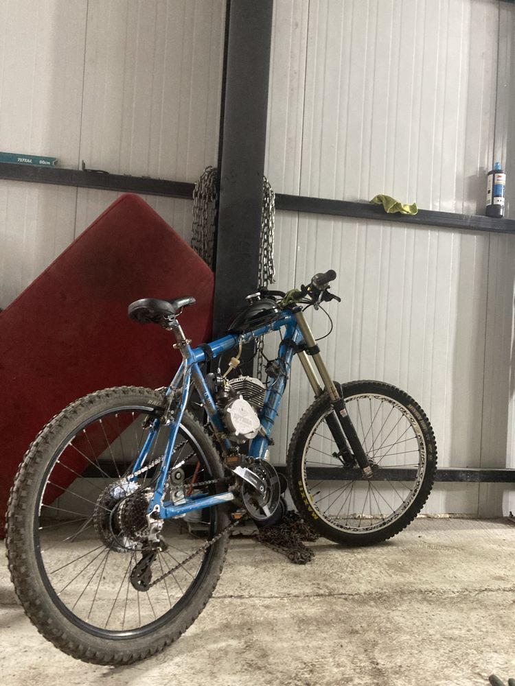 продавам веломотор 100cc