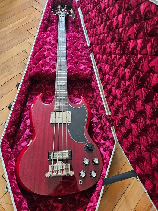 Бас китара Epiphone EB3 Bass SG Cherry + Coffin Case + Fame усилвател