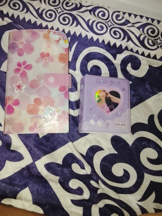 2 биндера фотокарточки в подарок внутри карты