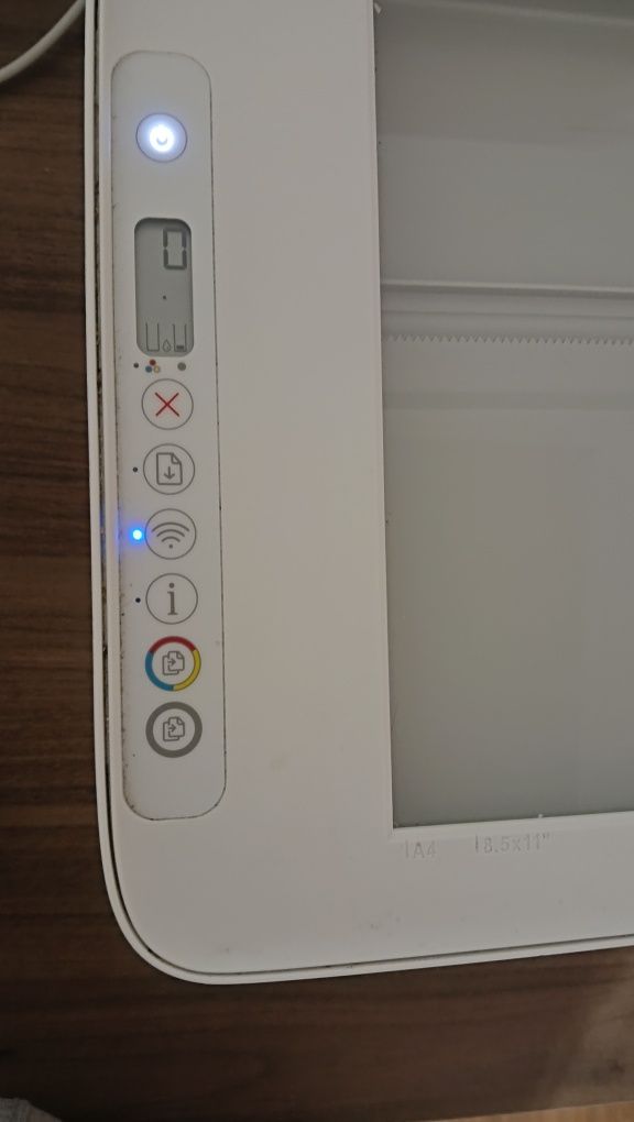 Продавам принер Hp Deskjet 2710e