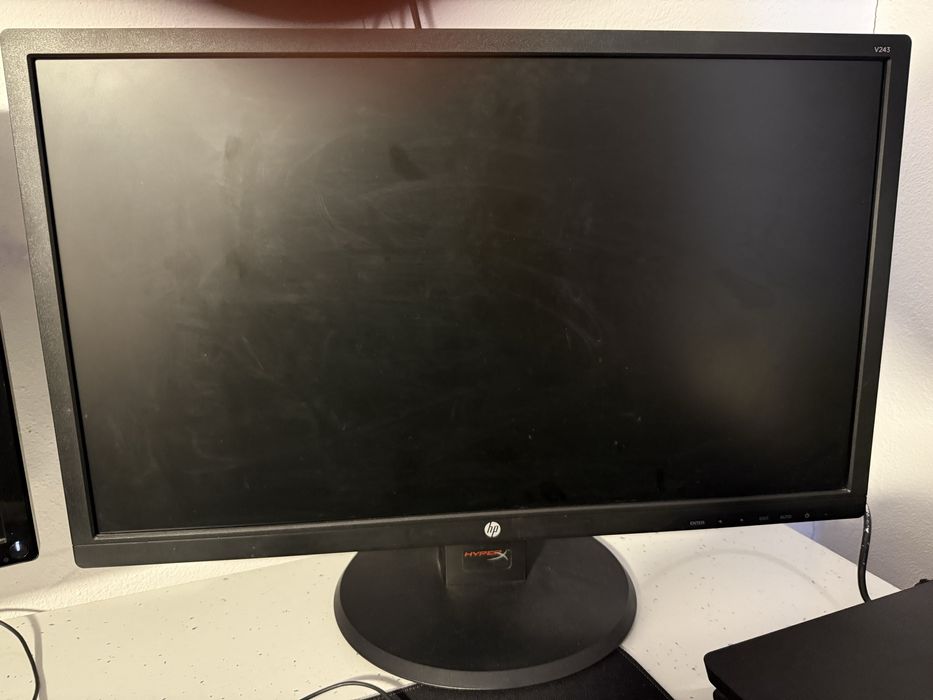 Vand monitor HP 24” DVI-VGA