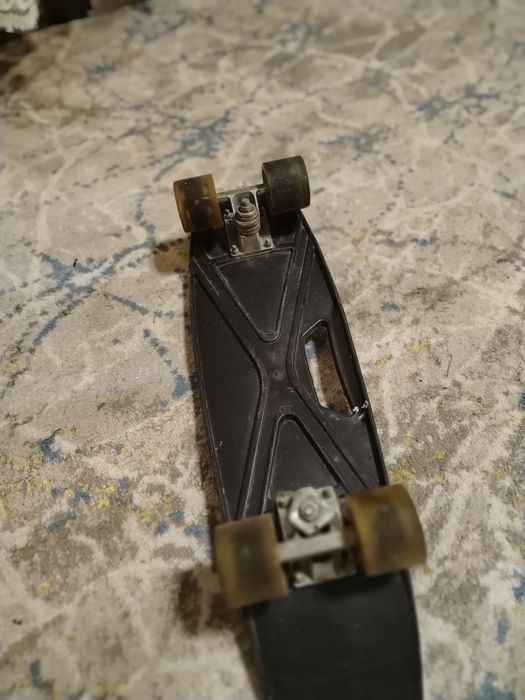 Skateboard sotiladi