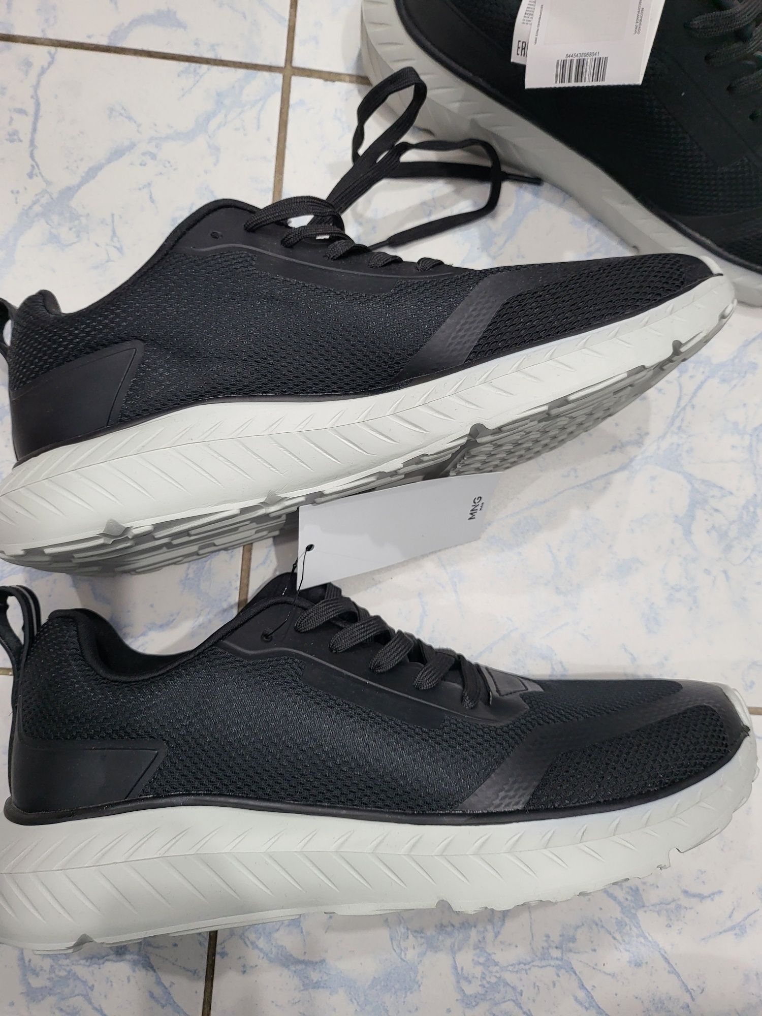 Adidasi barbati 42, 43 Mango