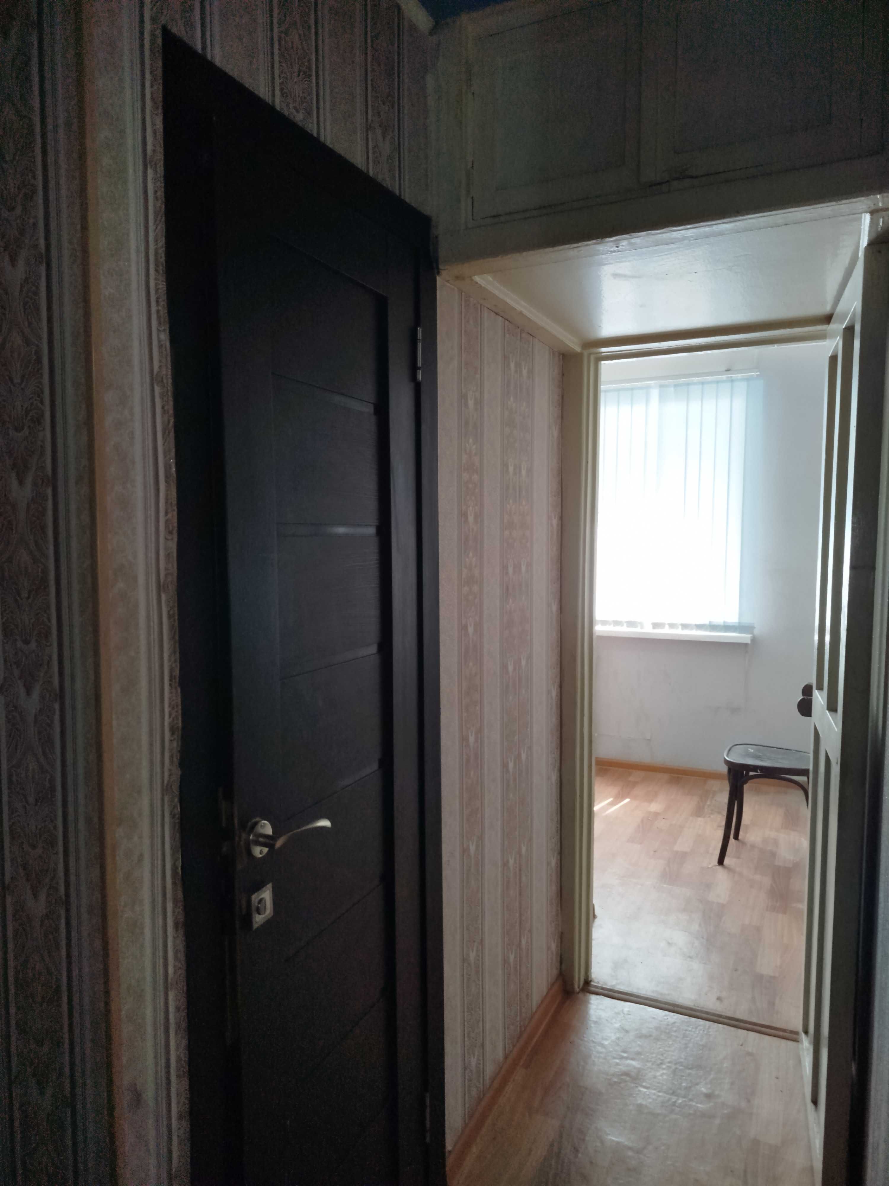 №1480 Продам 2 комнатную квартиру, 3 мкр., пр.Республики