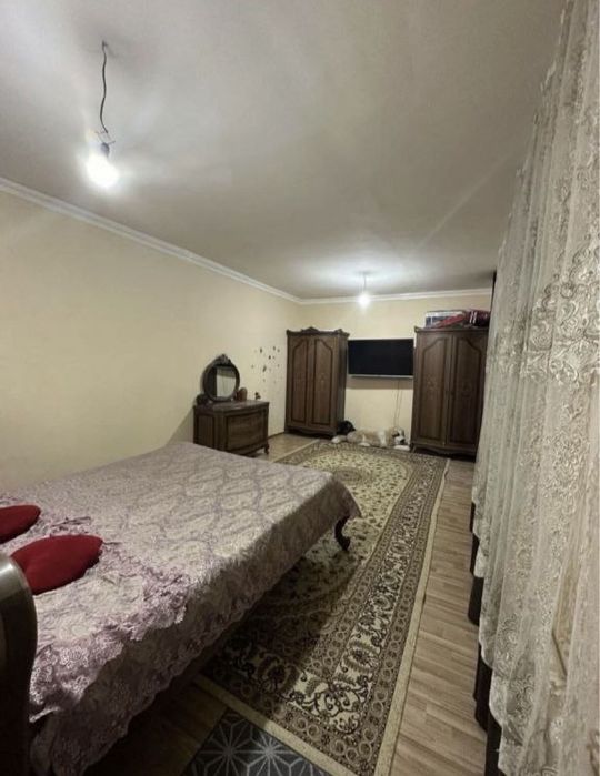 Ховли сотилади..