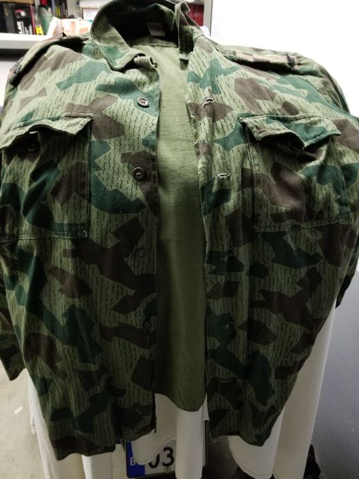ЗА ЛОВЦИ!!! Продавам нова мъжка военна шуба, камуфлажни ризи и панта