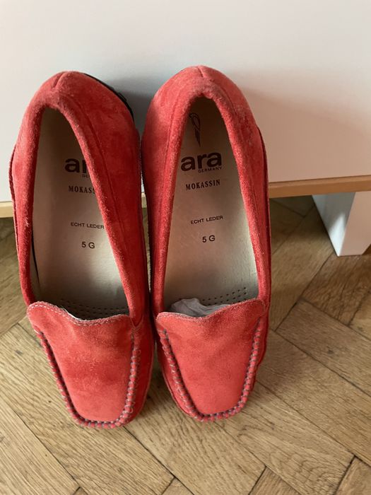 Продавам ортопедични обувки ARA