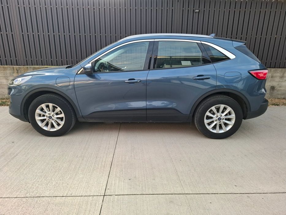 Ford Kuga Vand Ford Kuga PHEV Duratec 225 CP, 2023, stare impecabila