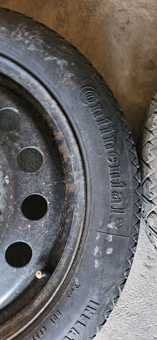 Продавам резевна гума за BMW 17"