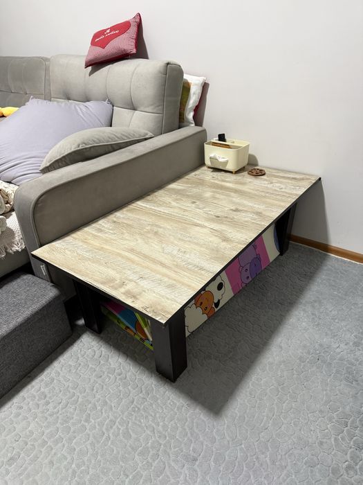 Стол маленький для дивана