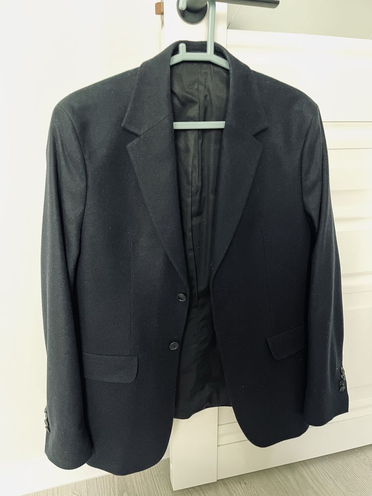 Продам оригинальный португальский пиджак от Massimo Dutti 46 размера