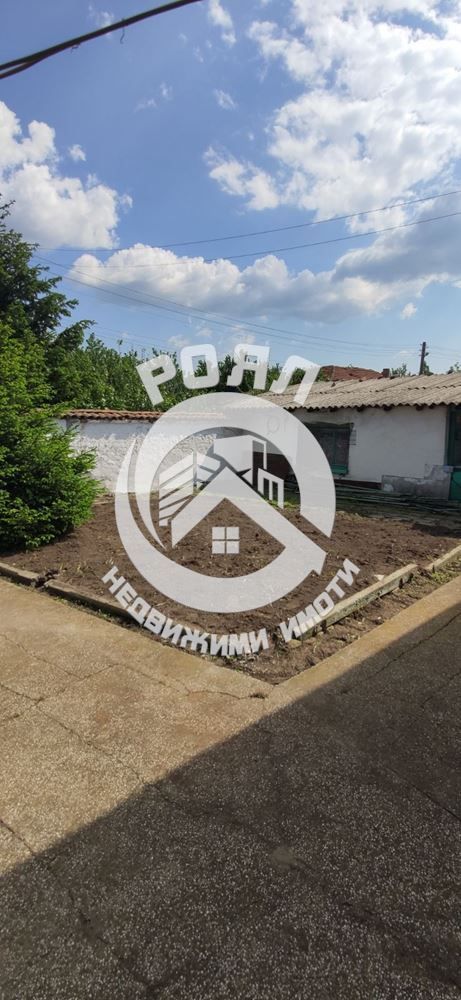 Къща в Пловдив, област-с.Поройна площ 45 цена 30000