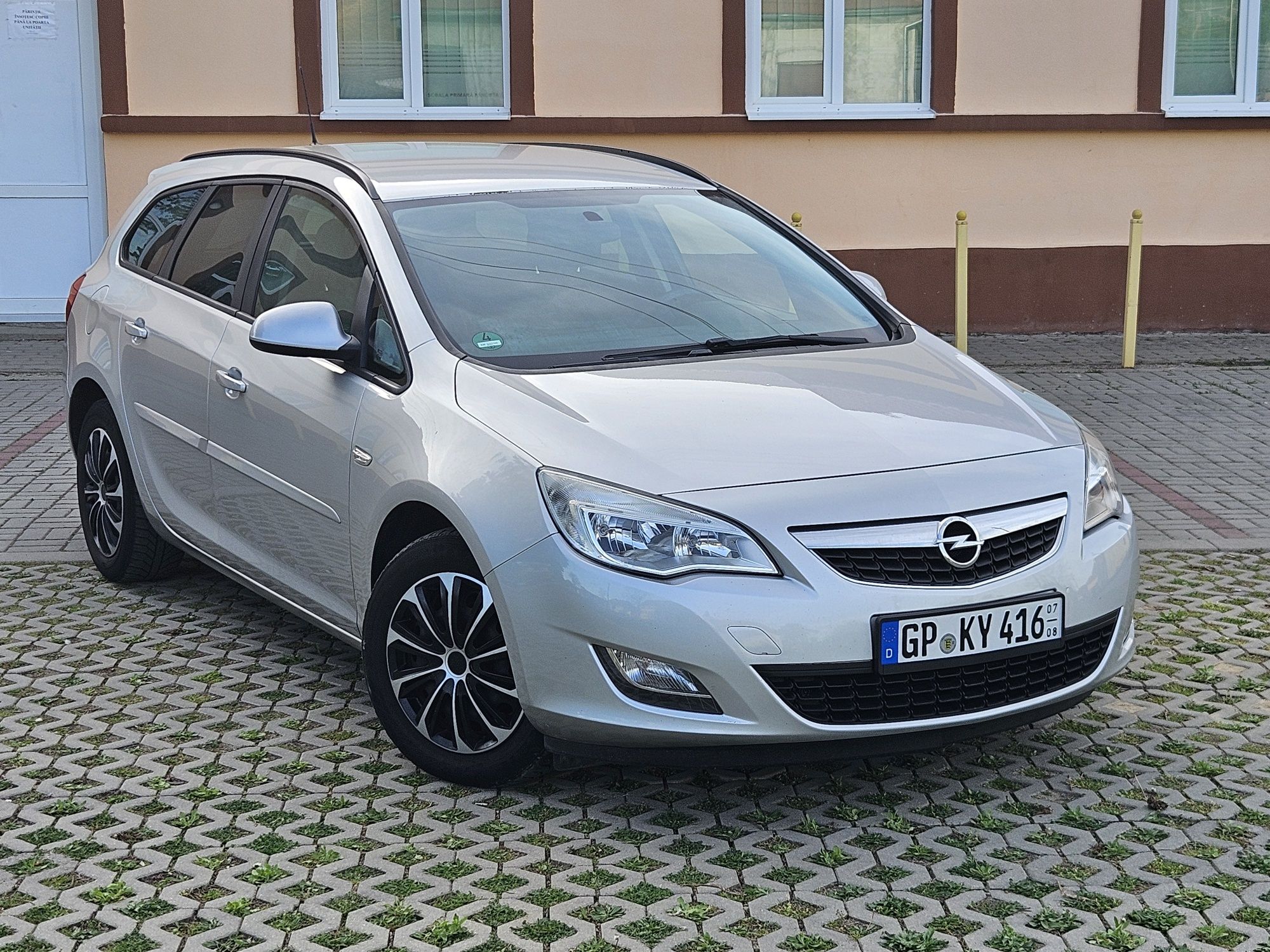 Opel Astra J  -An 2012- 1.3(Diesel), 95 Cai, 213.000 km