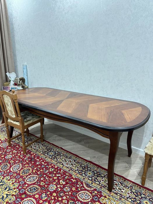 Продам стол для гостей на 12 человек