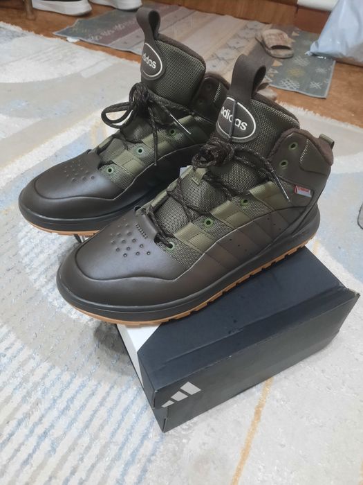 Продаются кросовки  ADIDAS