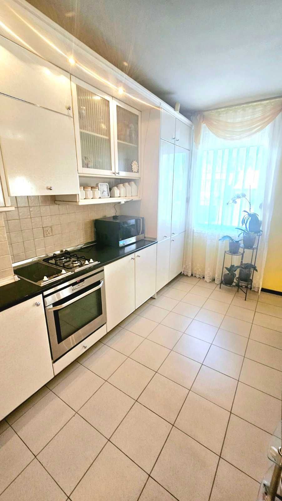 продава многостаен апартамент
