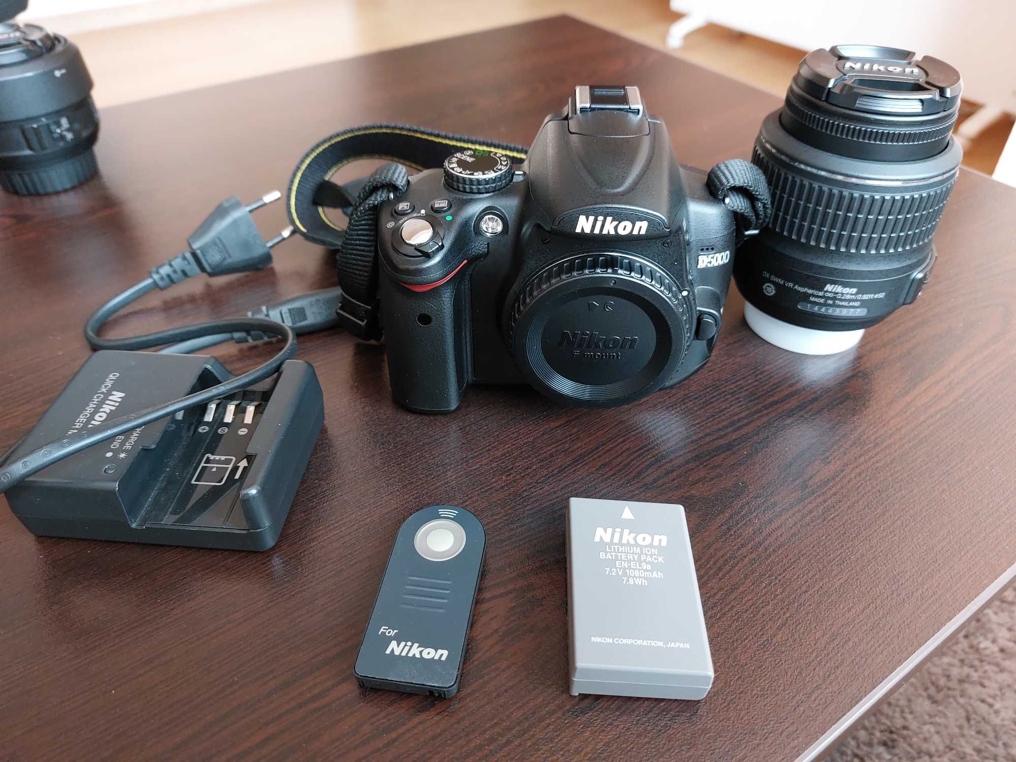 Фотоапарат Nikon D5000 с два обектива