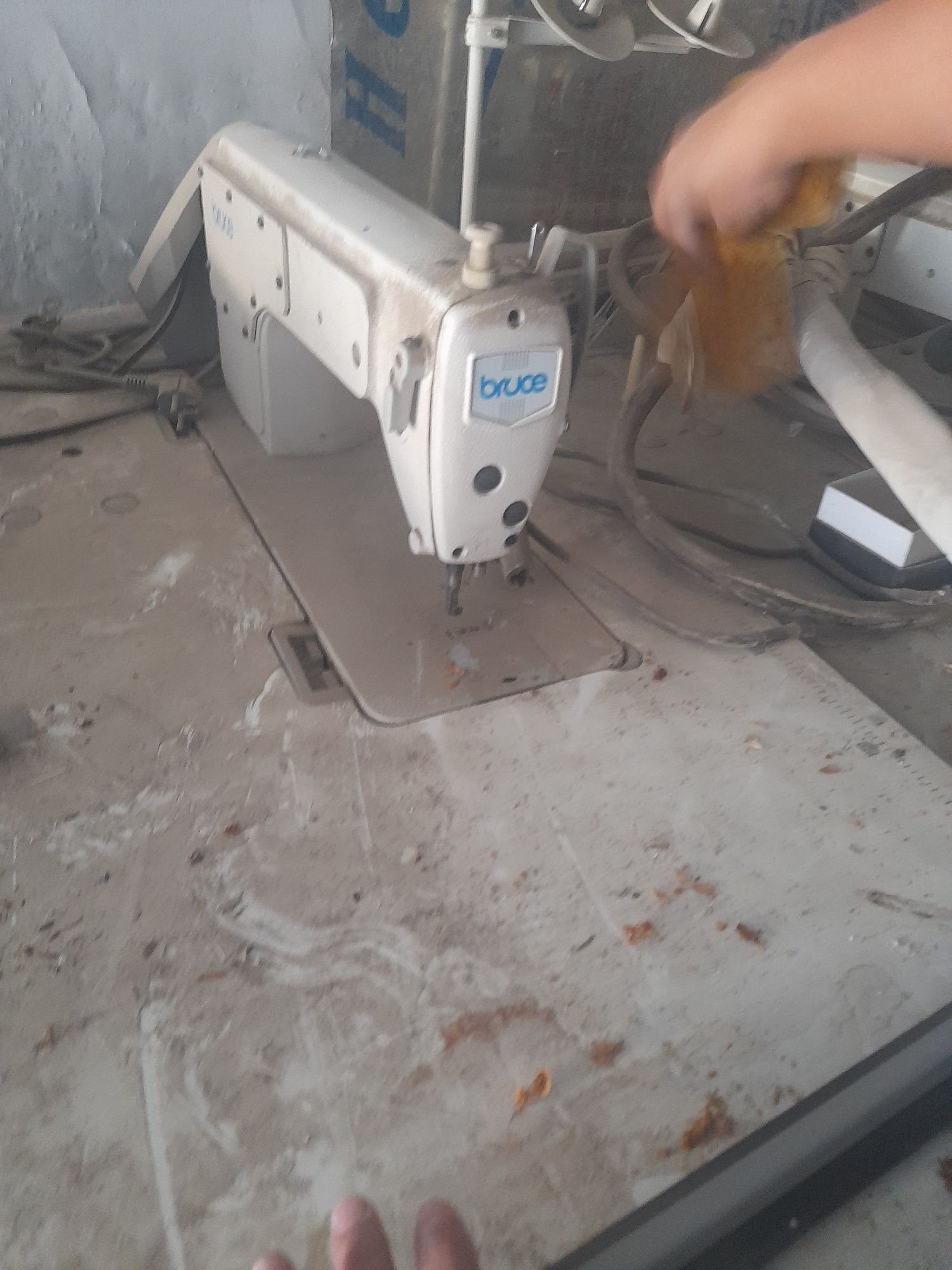 tikiv moshina sotiladi surojni holati yaxshi anchadan beri turgan