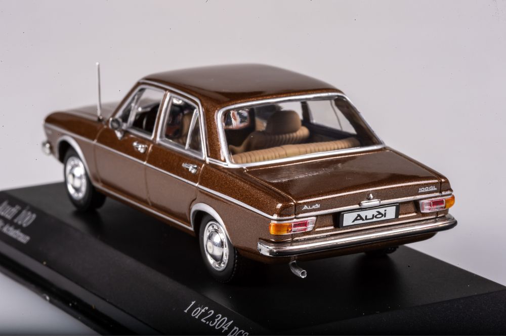 1/43 Audi 100 1969 - minichamps