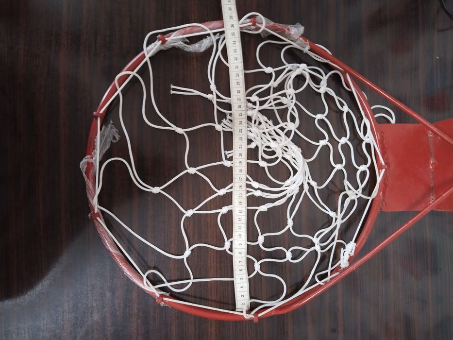 Баскетбольное кольцо с сеткой