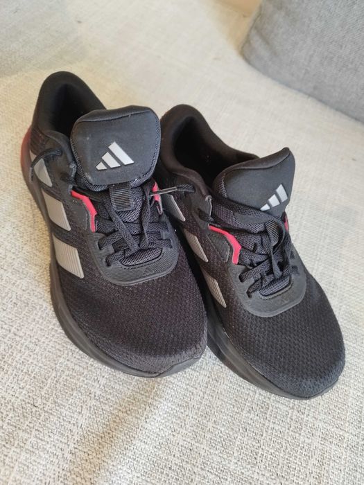 маратонки Adidas 39