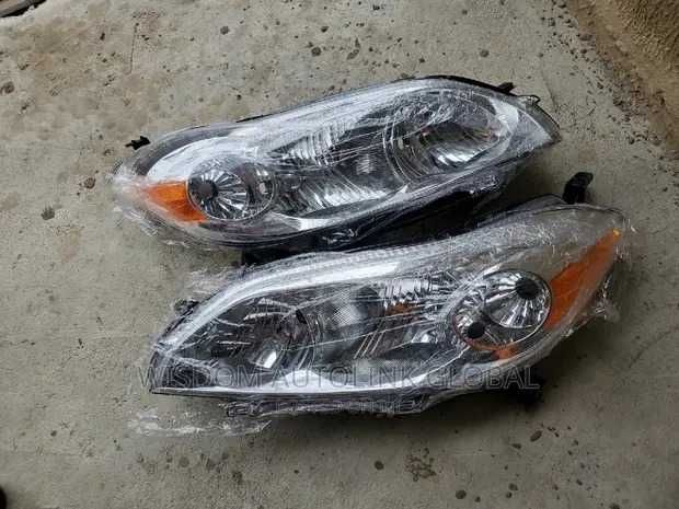 Фара фары Toyota Matrix 08-12 Тойота Матрикс
