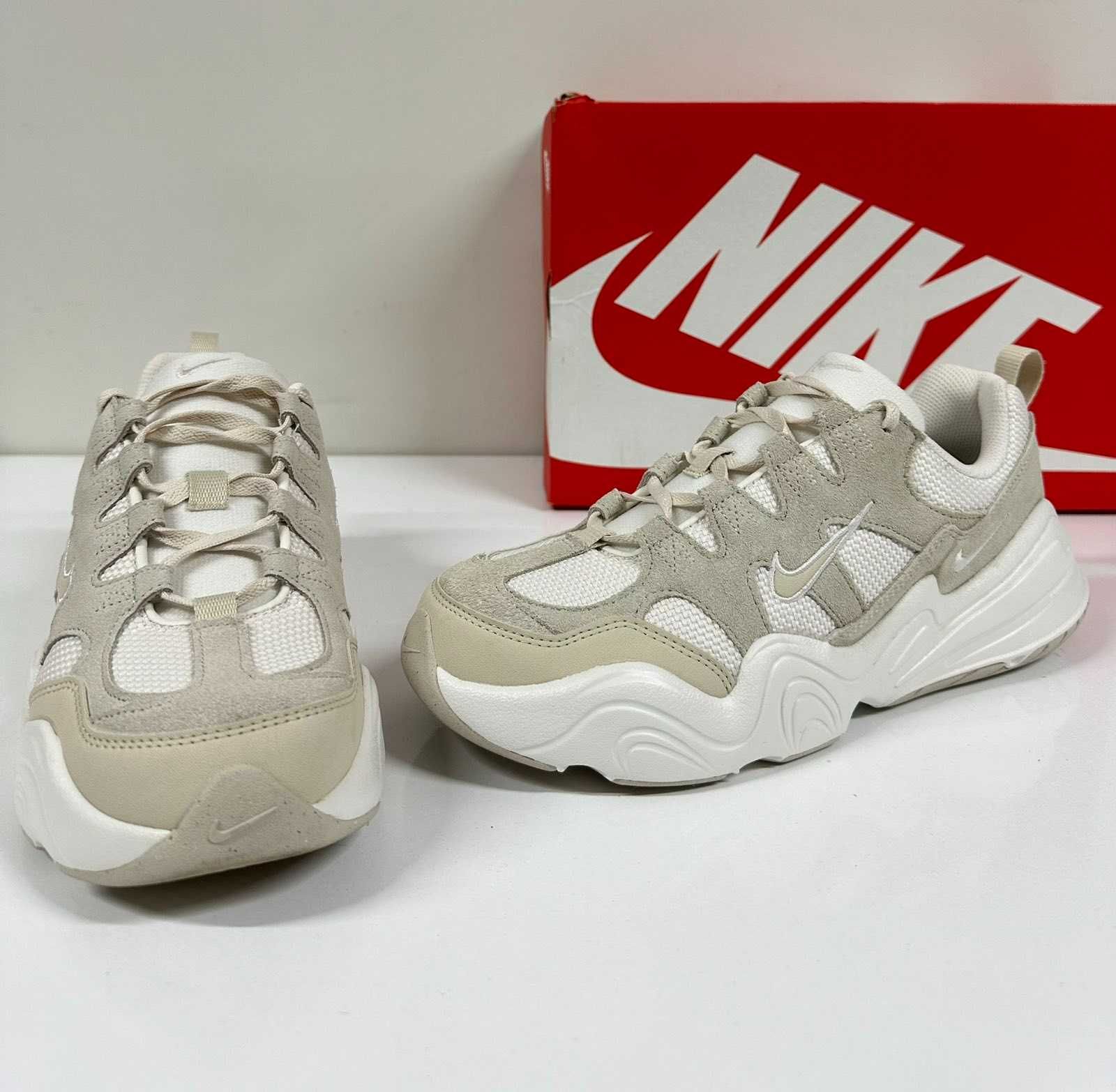 NIKE Wmns Tech Hera