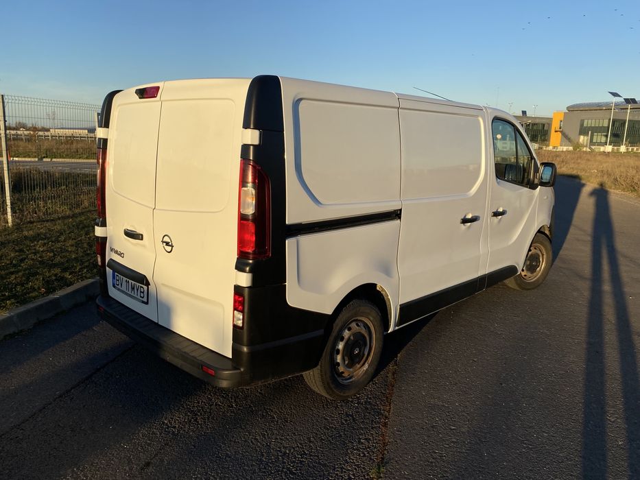 Inchiriez duba fara sofer