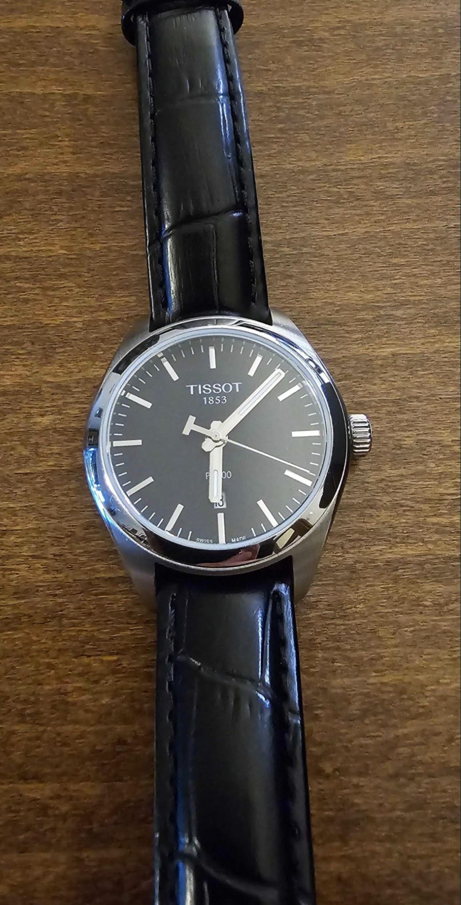 Дамски часовник Tissot с кожена каишка