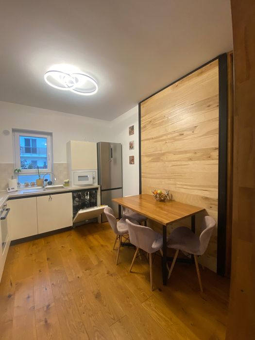 Casa mobilată de închiriat