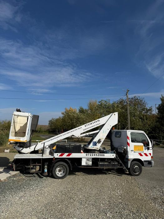 Vând Nissan Cabstar