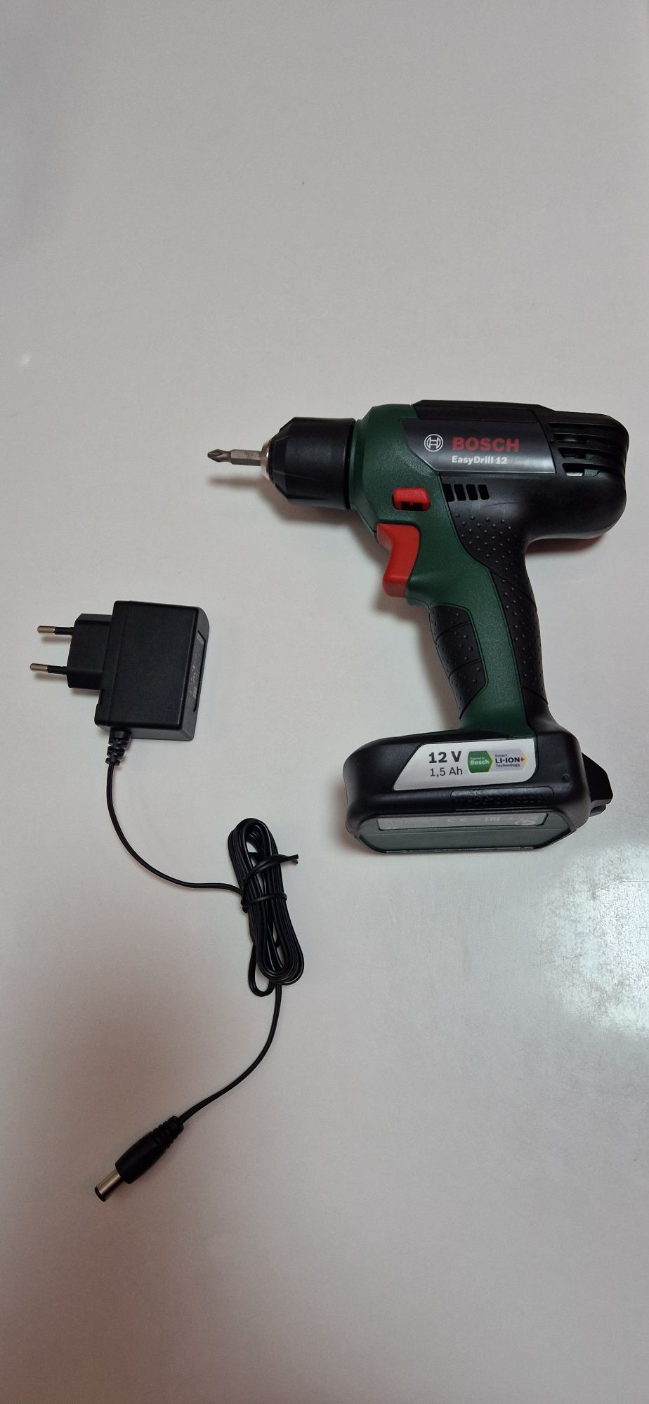 Vând autofiletantă BOSCH EasyDrill 12