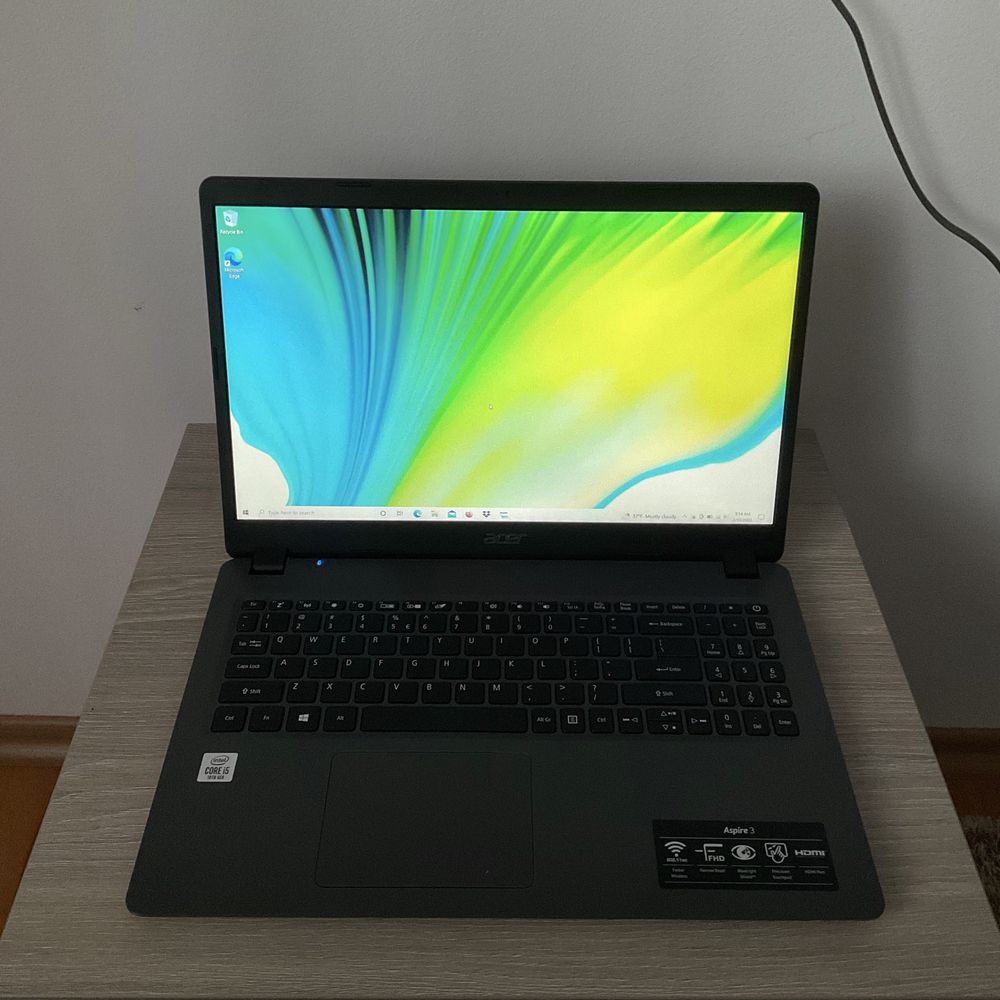 Laptop Acer I5Gen10 ,8gb ddr4 , windows 11