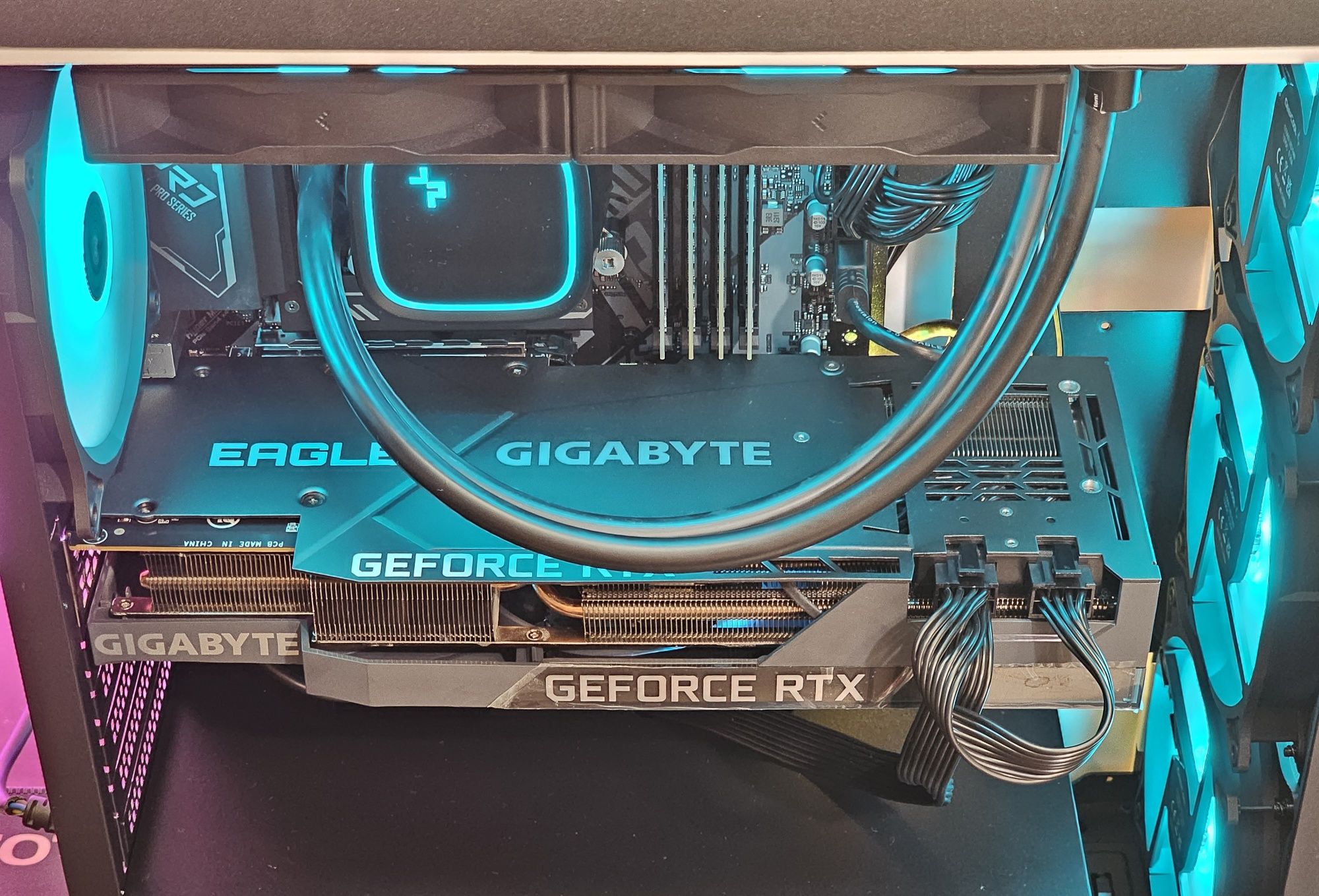 Ryzen 7-7800X3D/RTX 5070 12GB/RAM 32GB/SSD 1TB/Чисто Нов+Гаранция!