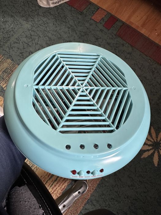 Radiator cu 3 trepte de caldura si telecomanda.