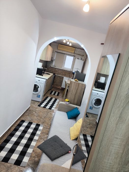 Apartament 2 camere decomandat Central(Piata Mare)cu centrala termica