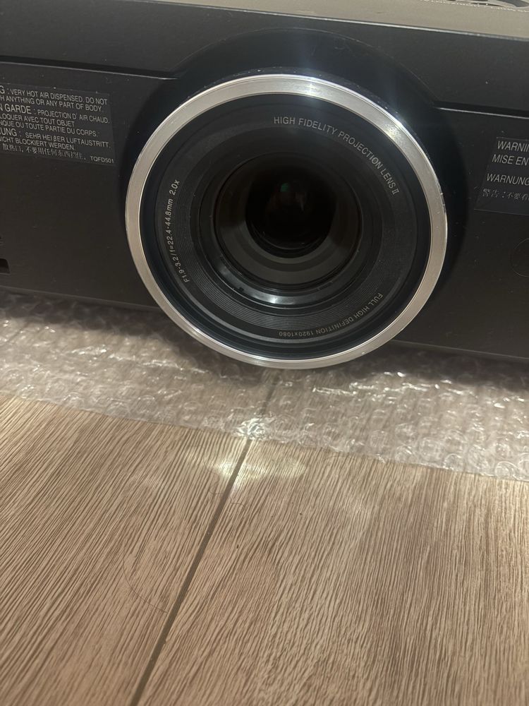 Panasonic PT-AE200E contrast 1600:1 1500ansi lumens
