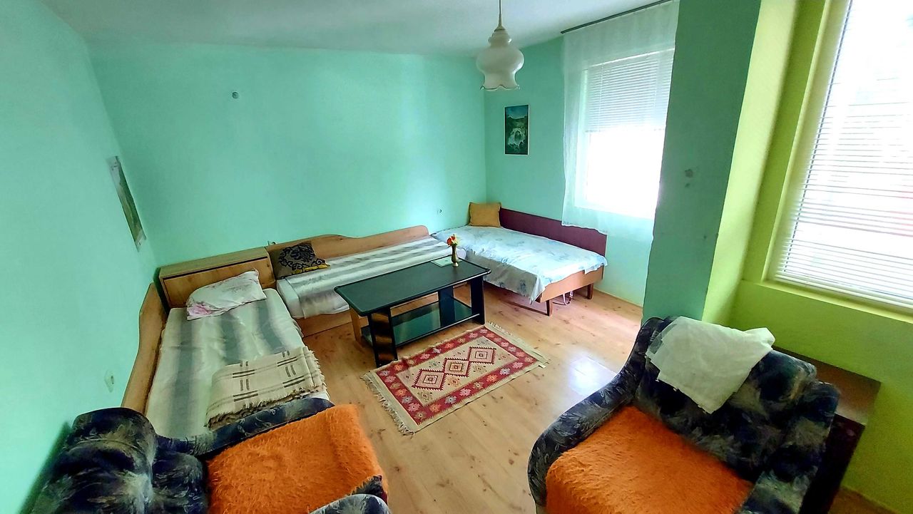 Дава се под наем Двустаен апартамент в Бургас, Възраждане - 68 кв.м за 163.2 € - Снимка #4