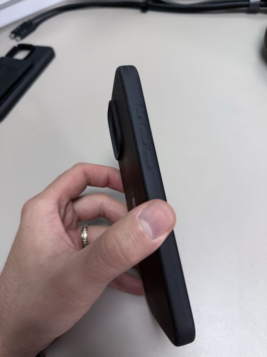 Husa iPhone 16 pro max wireless charging magsafe