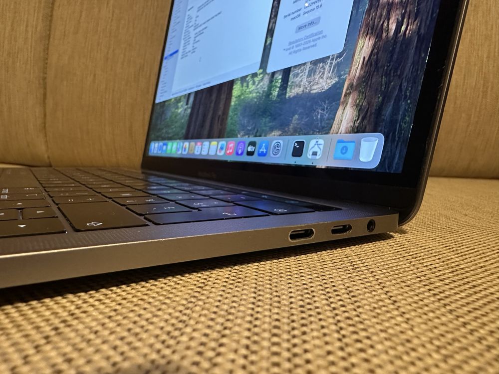 MacBook Pro 13.3” i7-8th gen/16/256 / 2018