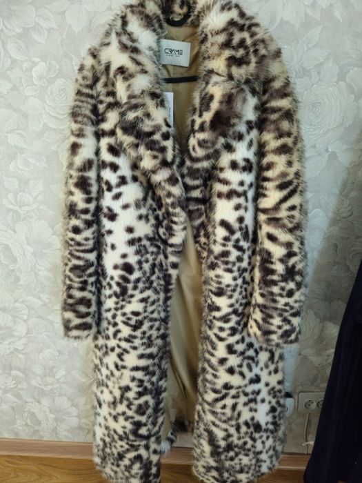 Продам шубу новую.