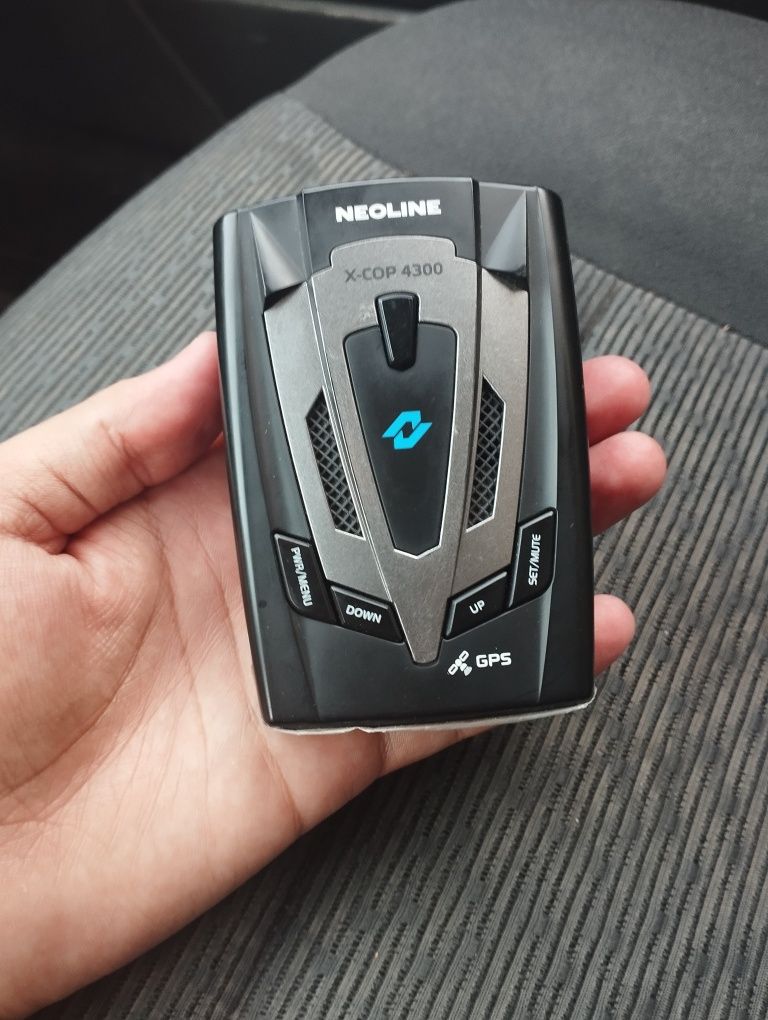 Neoline X-COP 4300 срочно сотилади.