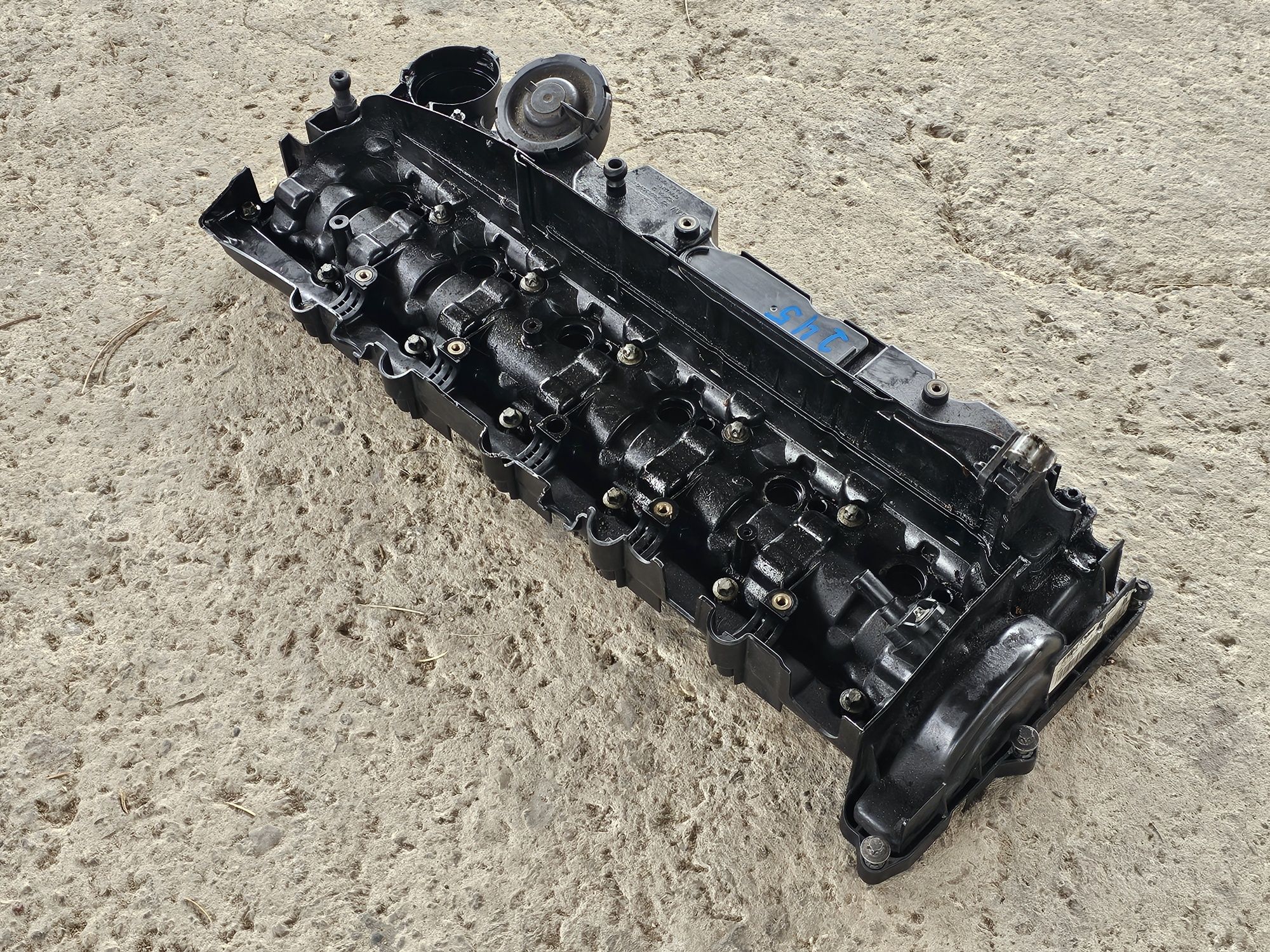 Капак клапани n57d30a 245кс н57 н57д30а клапаните