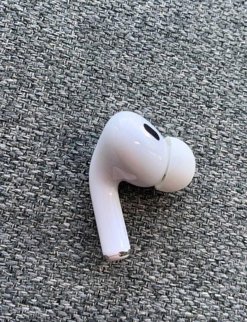 AirPods Pro (с MagSafe зареждане)